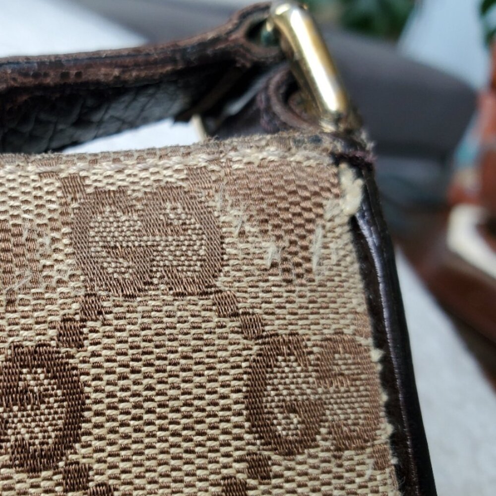 GUCCI GG Supreme Canvas Shoulder Bag - Picture 9 of 12